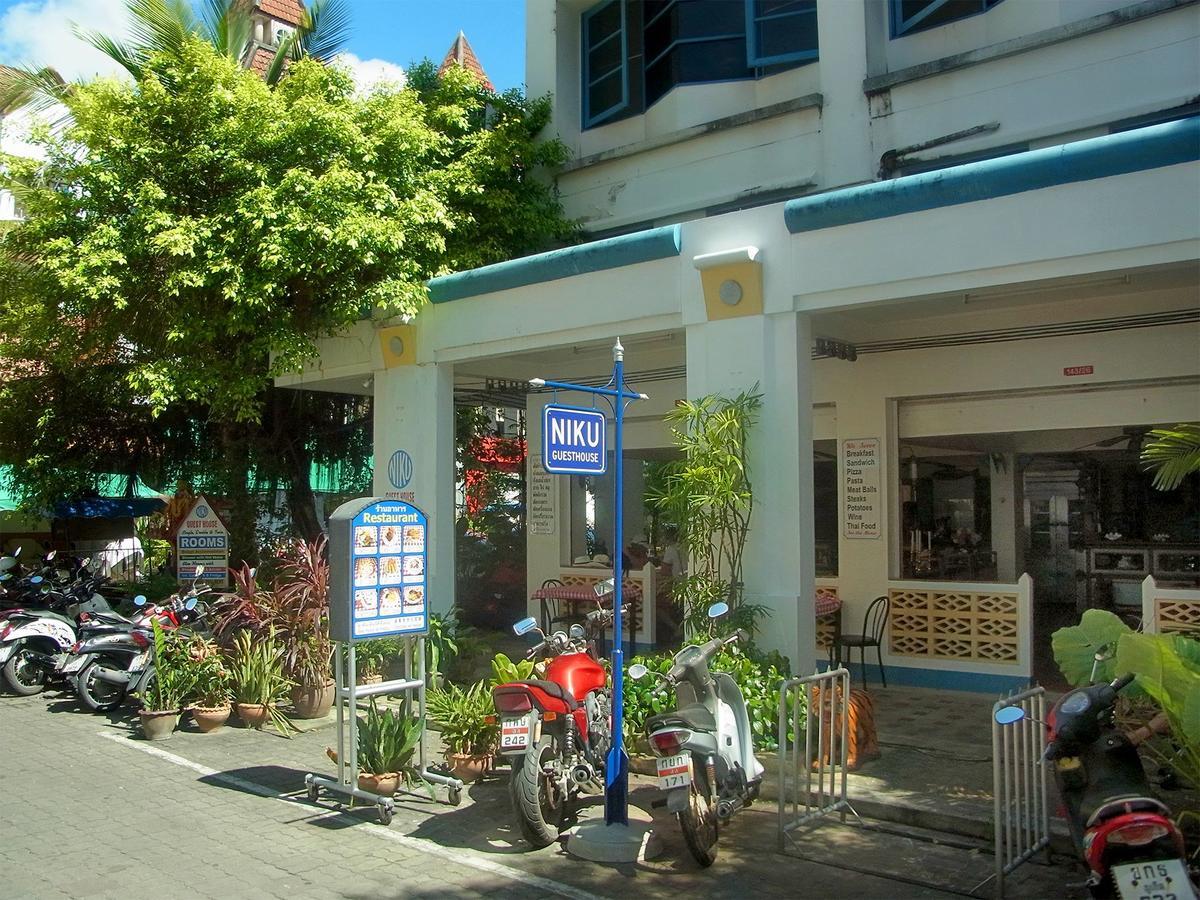 Niku Guesthouse Patong Esterno foto