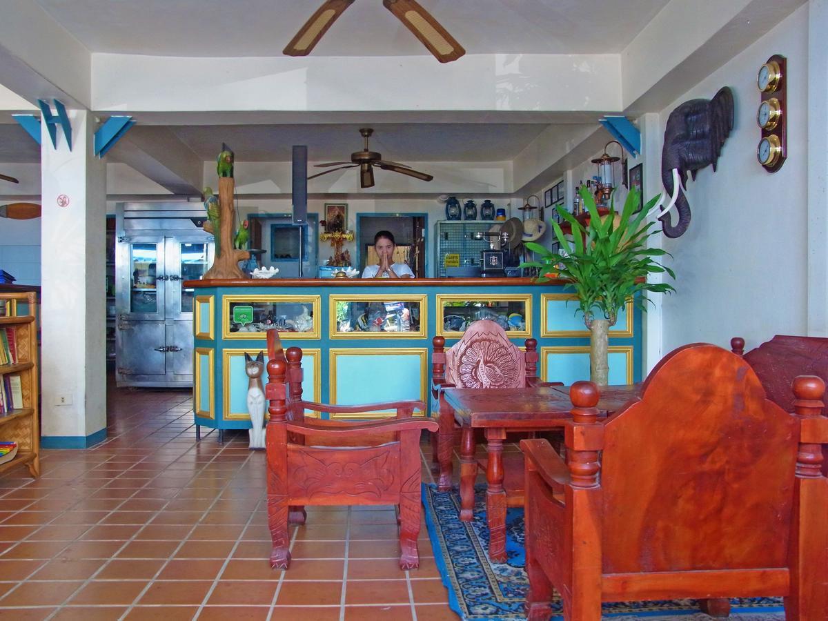 Niku Guesthouse Patong Esterno foto