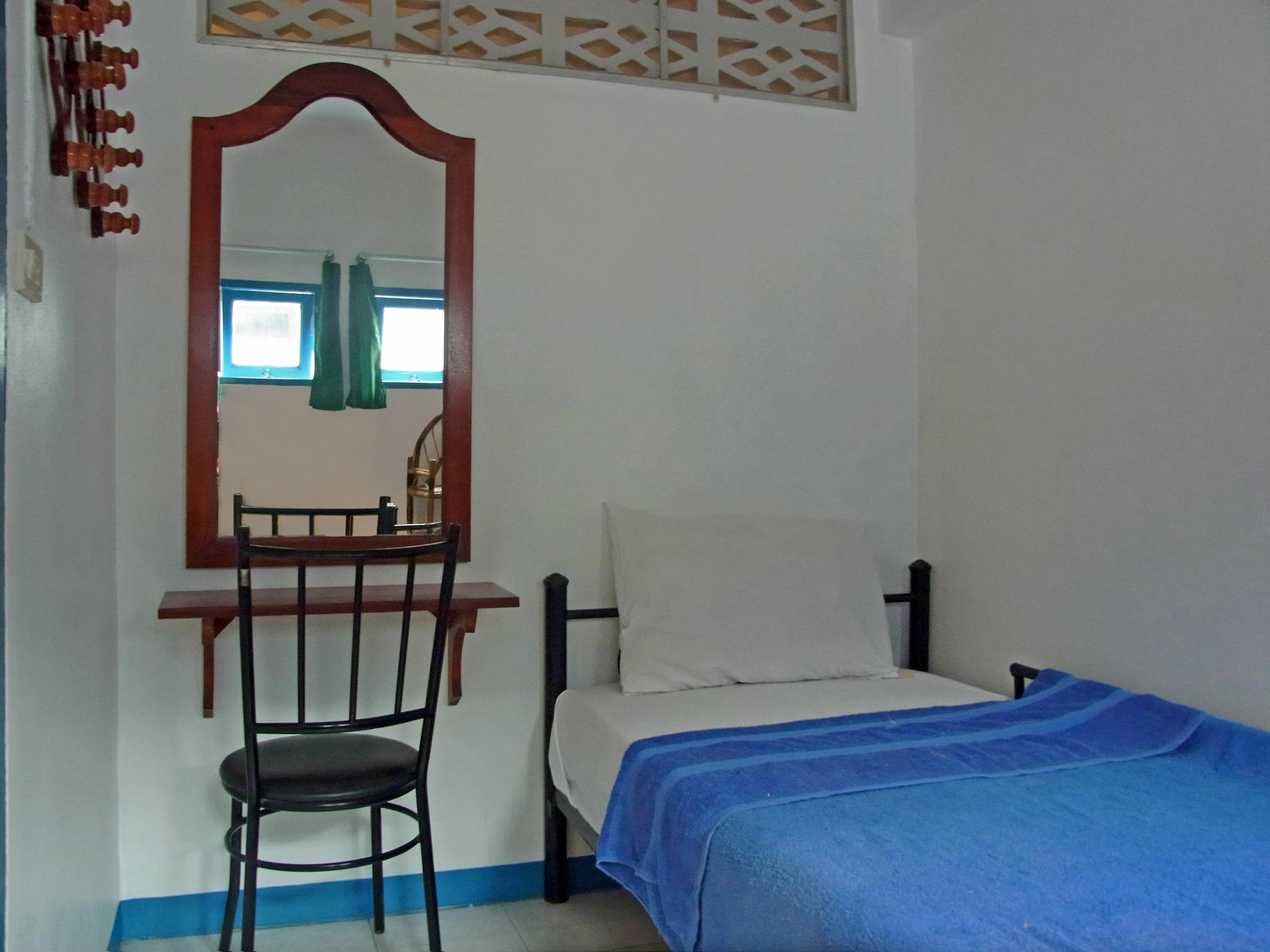 Niku Guesthouse Patong Esterno foto
