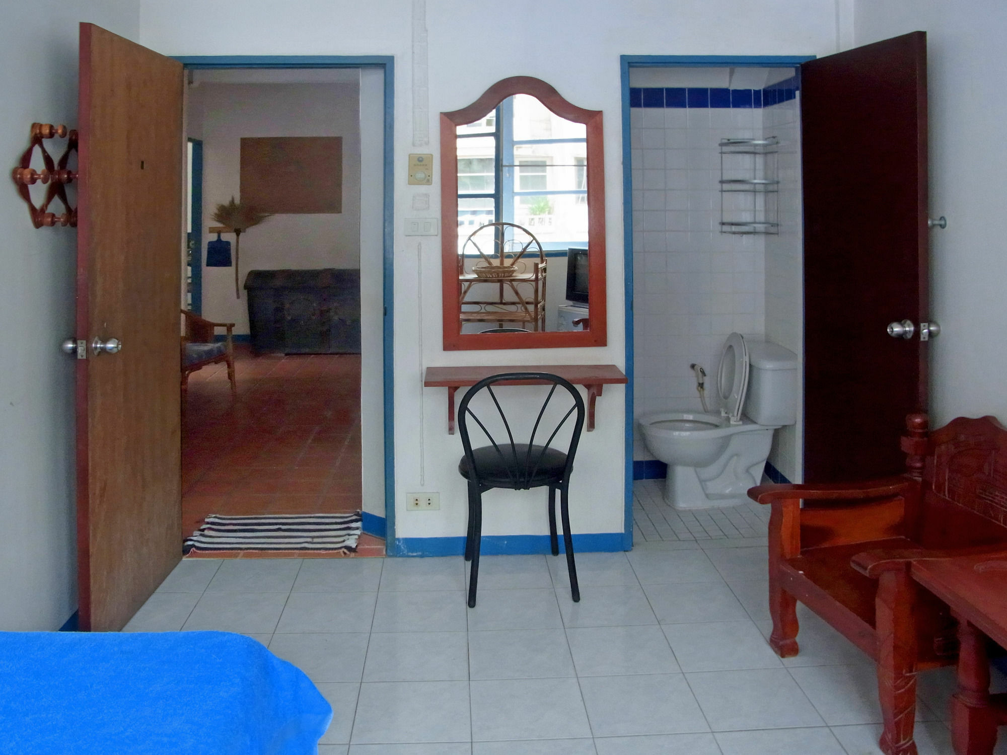 Niku Guesthouse Patong Esterno foto
