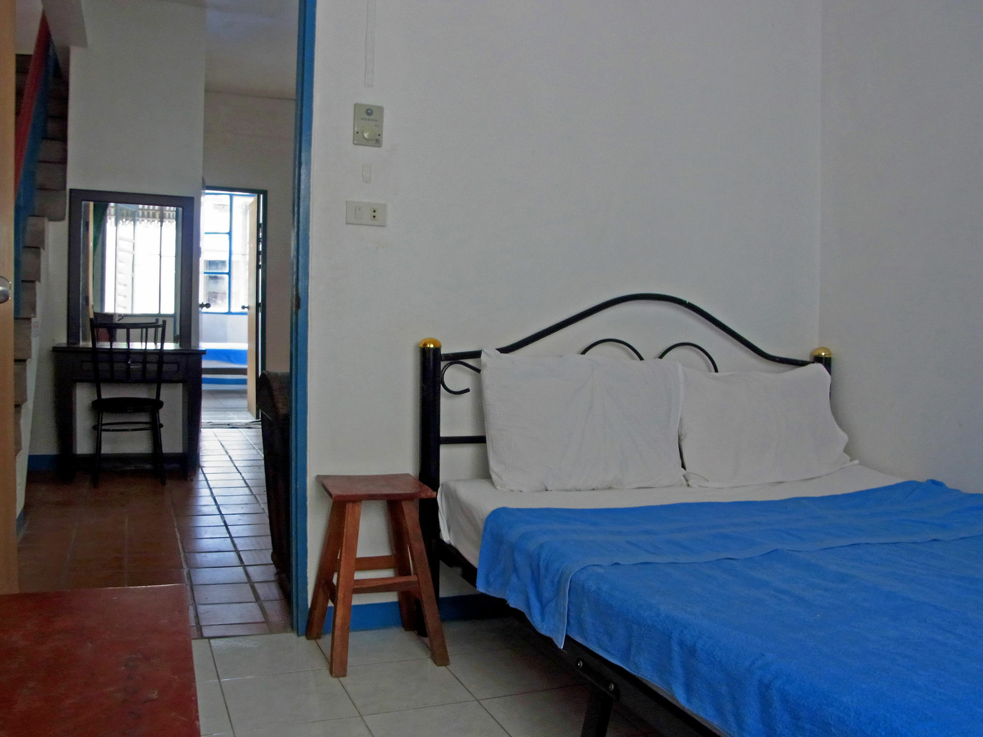Niku Guesthouse Patong Esterno foto