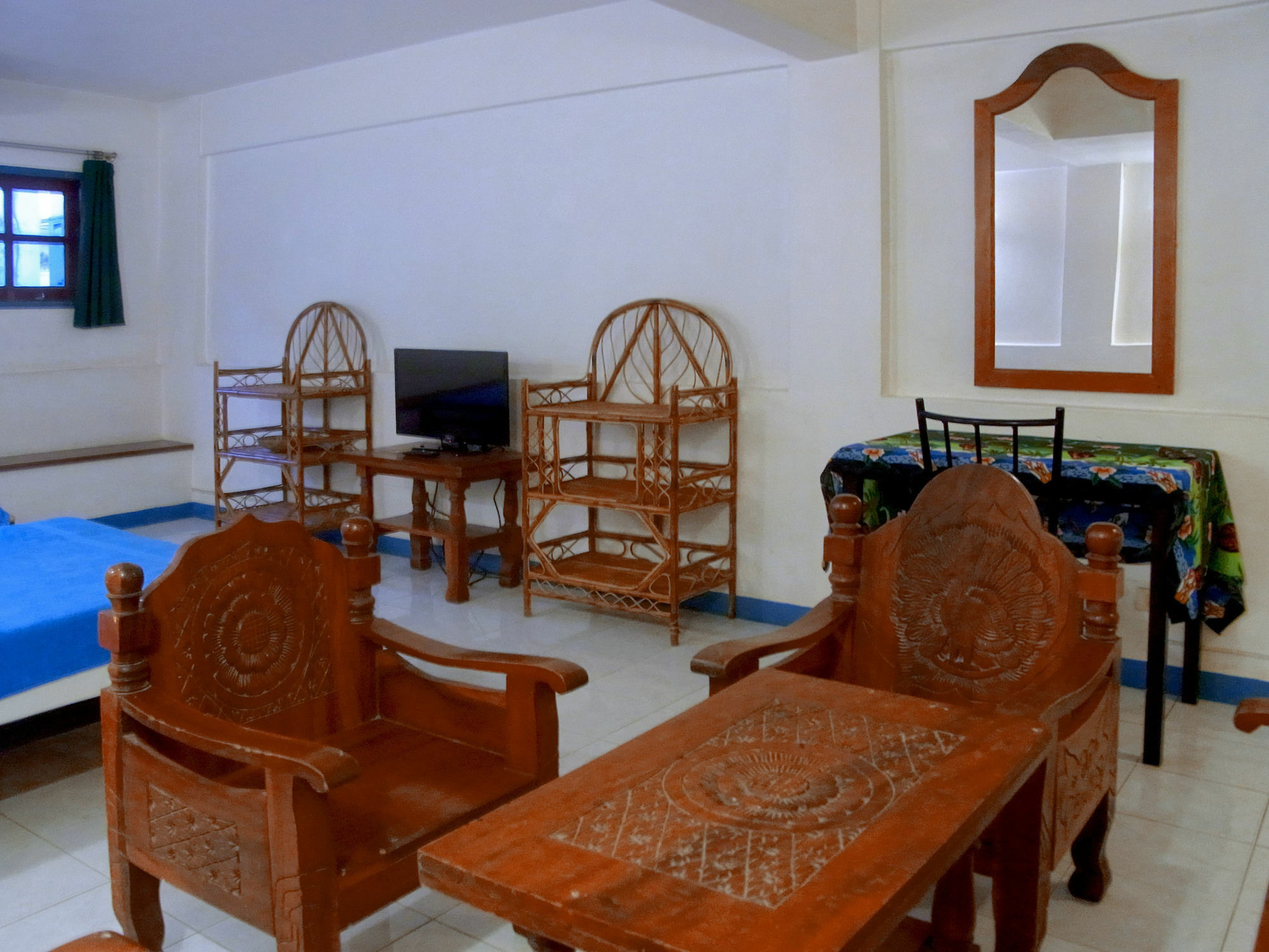 Niku Guesthouse Patong Esterno foto
